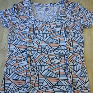 Geometric pattern t- shirt